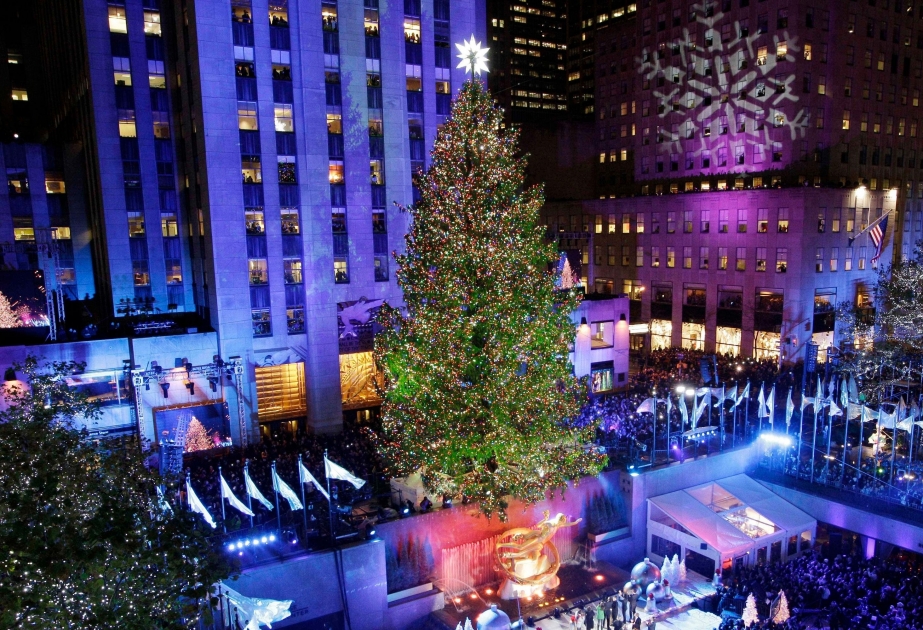Le sapin de Noël du Rockefeller Center est illuminé à New York