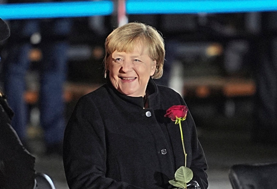 Германия проводила Ангелу Меркель на заслуженный отдых ВИДЕО
