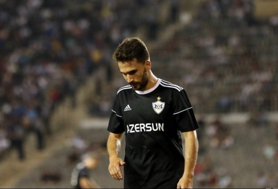 Polşa klubu “Qarabağ”ın sabiq futbolçusu ilə yollarını ayırıb