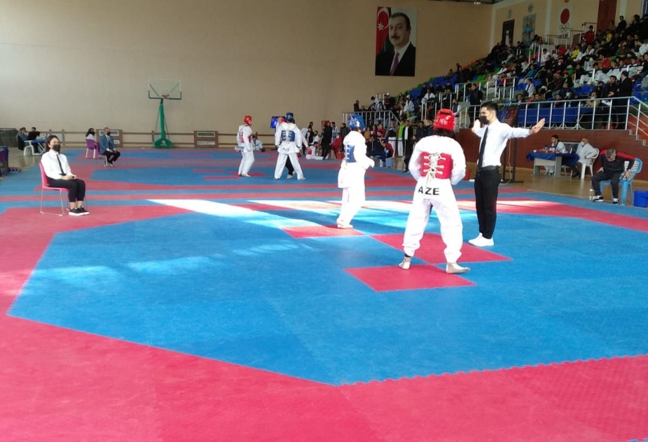 Taekvondo üzrə kişilər və qadınlar arasında Azərbaycan çempionatı start götürüb