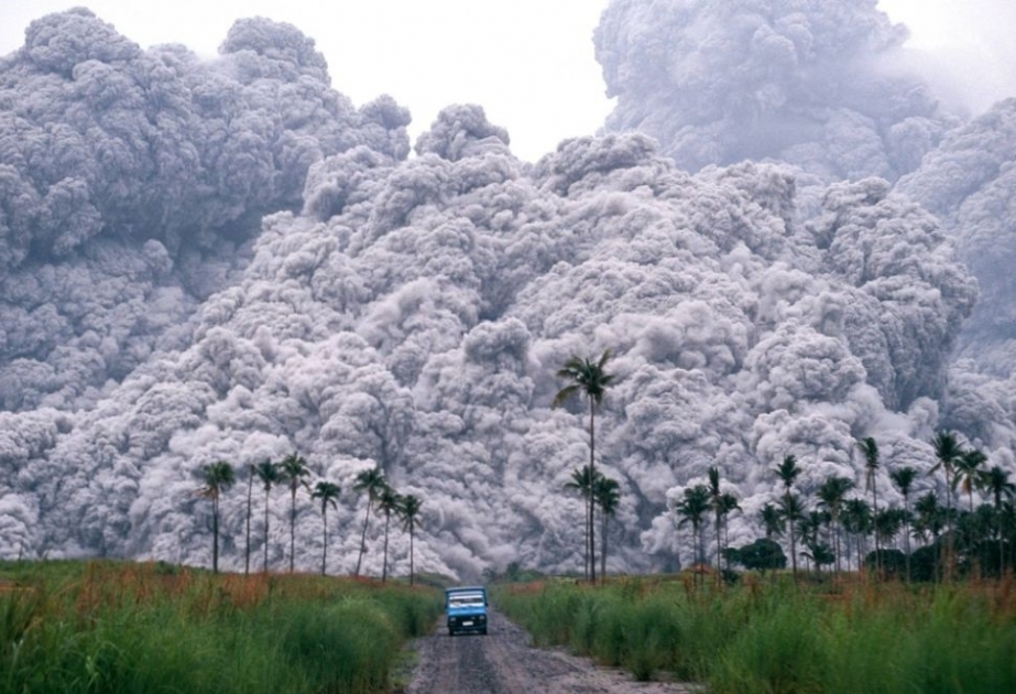 İndoneziyada Semeru vulkanı yenə havaya kül və tüstü püskürüb VİDEO