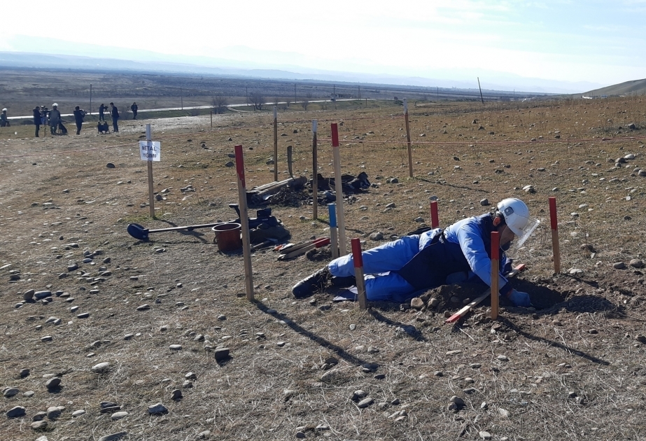 Periodistas se familiarizaron con los trabajos de desminado en la carretera Fuzuli-Zangilan