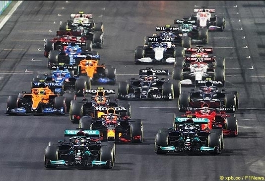 Hamilton gana el emocionante Gran Premio de Arabia Saudí