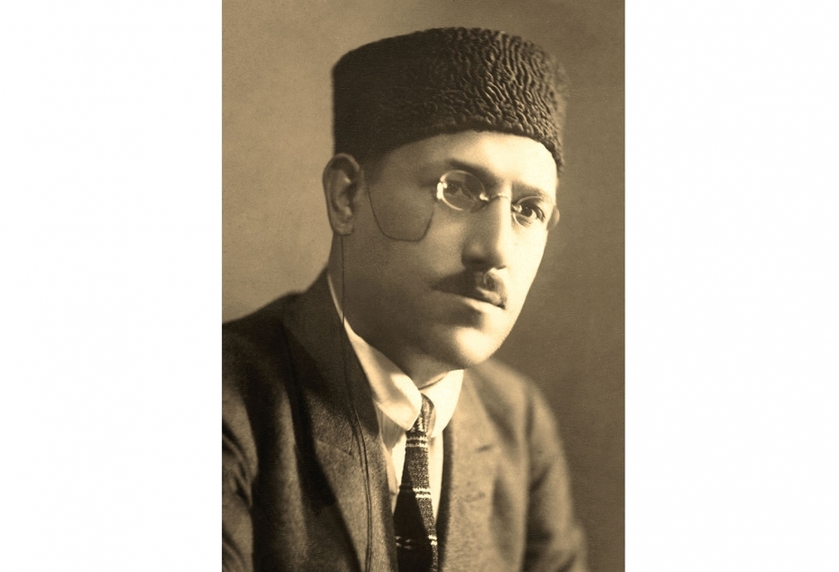 发布伟大诗人胡赛因·贾伟德的珍贵档案镜头