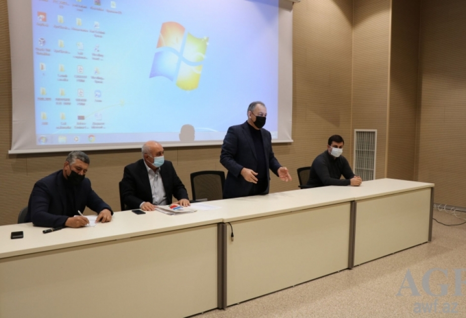 Azərbaycan çempionatı öncəsi güləş hakimləri və məşqçiləri üçün seminar təşkil olunub
