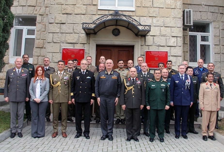 Se celebró una reunión con agregados militares y representantes de organizaciones internacionales