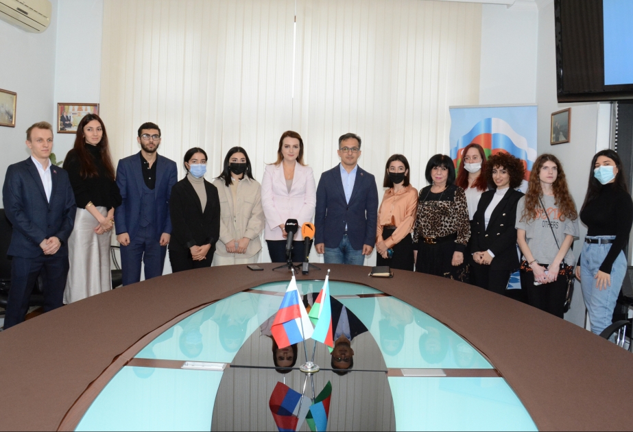Bakıdakı Rus Evində Müstəqil Dövlətlər Birliyinin 30 illiyinə həsr olunmuş dəyirmi masa keçirilib