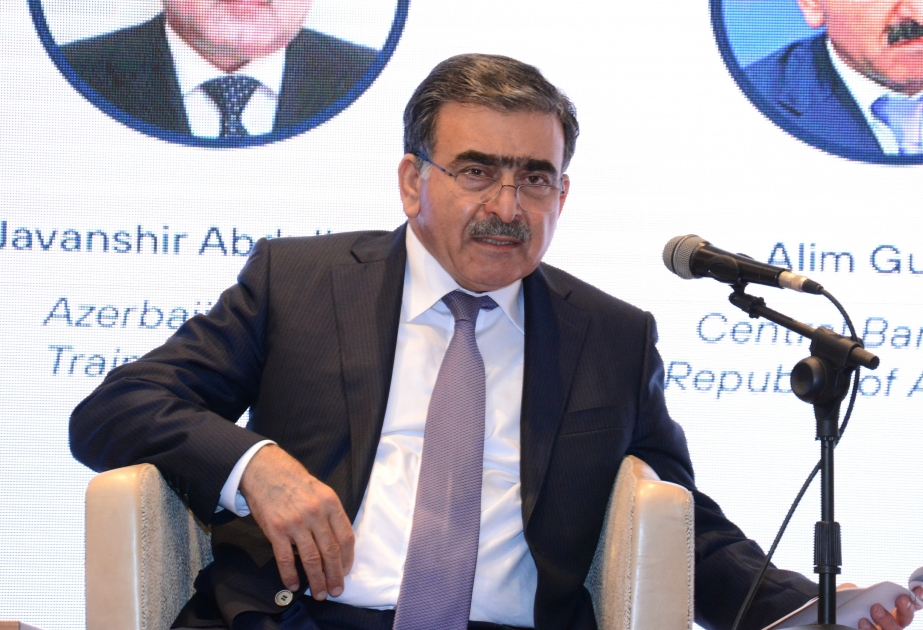 النائب الأول لرئيس البنك المركزي: حجم المدفوعات بالبطاقات بلغ 6ر8 مليارات مانات