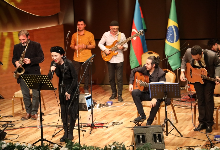 Músicos de Azerbaiyán y Brasil deslumbran al público
