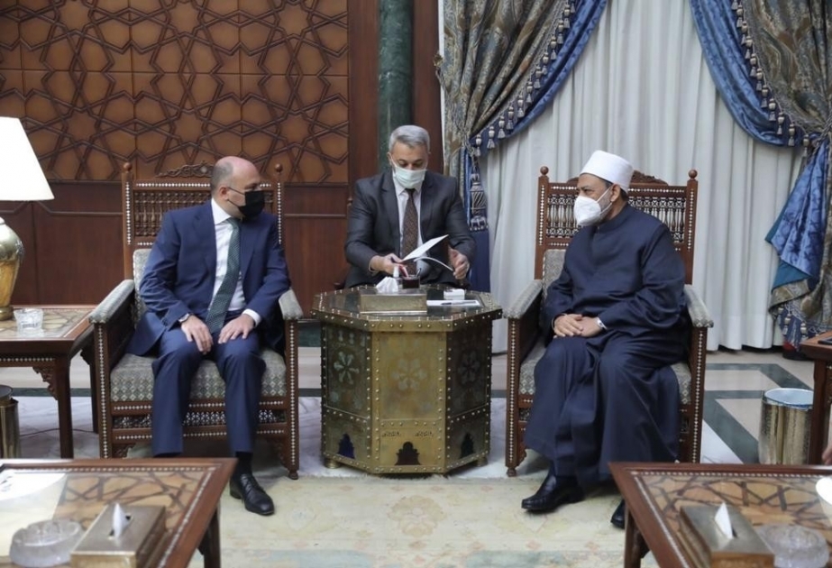 Anar Karimov se reunió con el jeque Ahmad Al Tayyib
