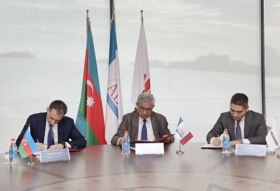 Le ministère du Développement numérique et des Transports, l'Université ADA et Huawei signent un mémorandum d’accord