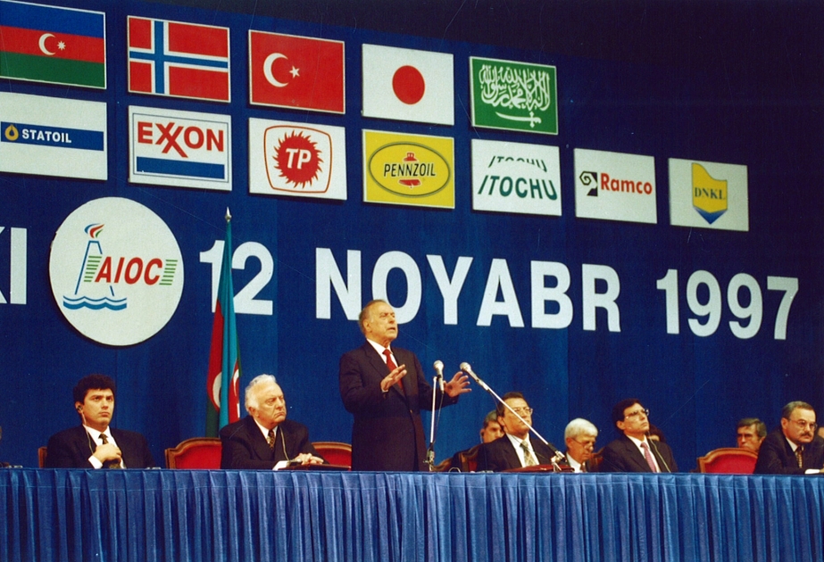 “James Cocker and Sons” şirkətinin yetişdirdiyi “Prezident Heydər Əliyev Sülh Qızılgülü”