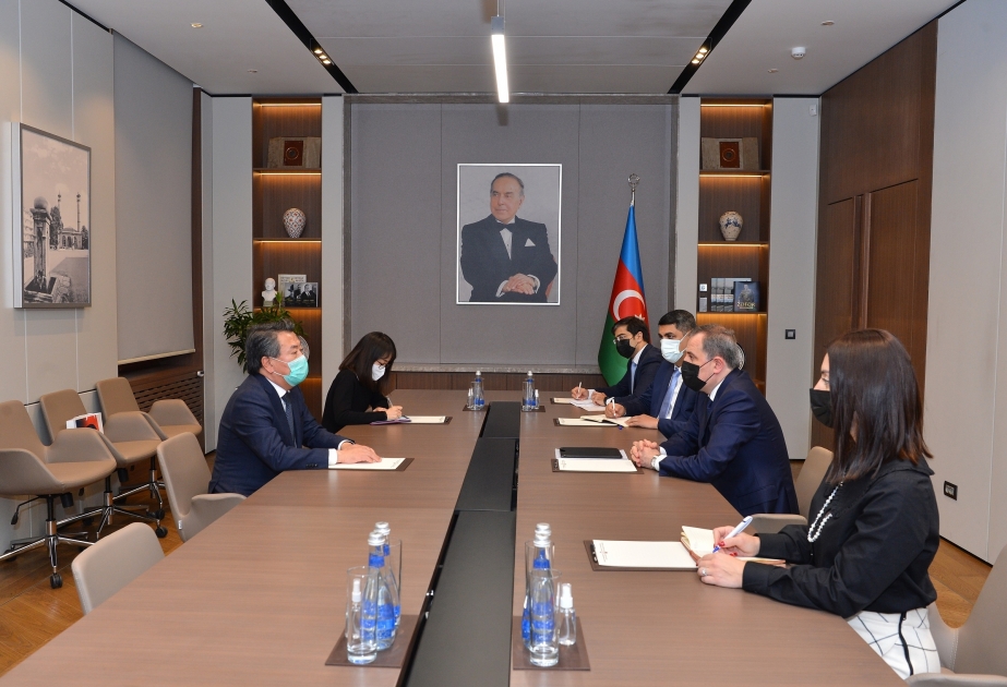 Ministro de Asuntos Exteriores de Azerbaiyán recibe al embajador surcoreano
