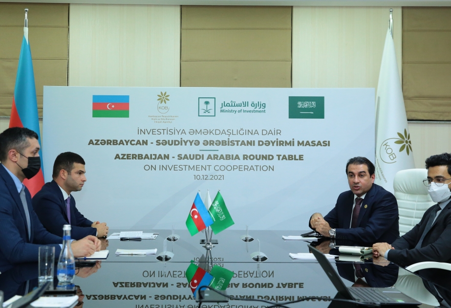 Azerbaiyán y Arabia Saudí discuten la cooperación en materia de inversiones