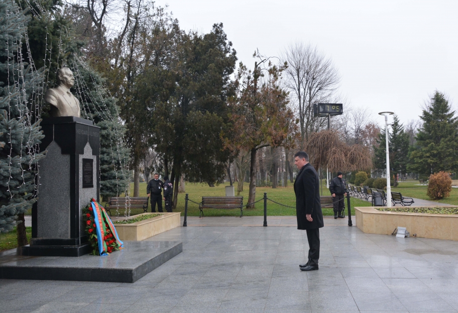 Ümummilli lider Heydər Əliyevin vəfatının 18-ci ildönümü ilə əlaqədar Rumıniyada anım mərasimi keçirilib