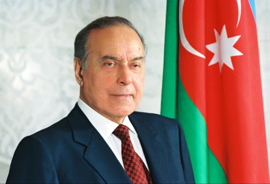 Azərbaycanın dinamik inkişaf strategiyasının əsasını qoymuş dahi şəxsiyyət