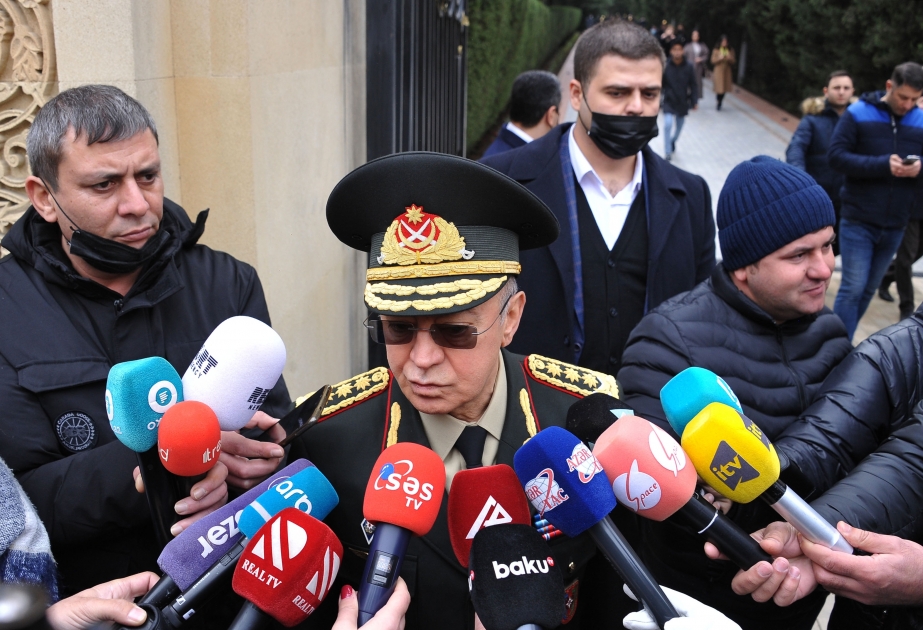 وزير الطوارئ: أنشئ فوج جديد لتفكيك الالغام في الاراضي المحررة من الاحتلال الأرميني – صورة
