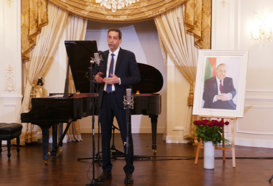 Parisdə ümummilli lider Heydər Əliyevin xatirəsi ehtiramla anılıb VİDEO
