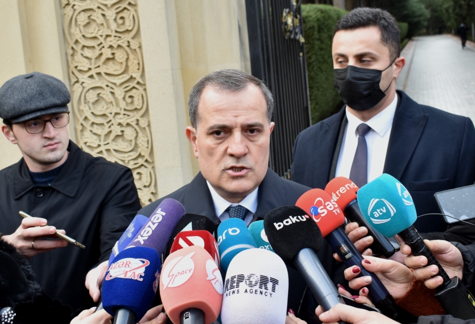 Canciller: "A pesar de las medidas constructivas adoptadas por Azerbaiyán, no vemos ninguna respuesta de Armenia"