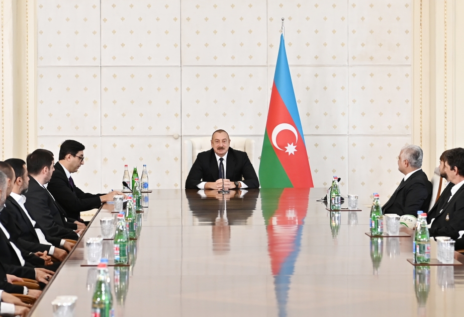 Prezident İlham Əliyev: “Qarabağ” klubunun adı futbolçuların üzərinə əlavə məsuliyyət qoyur