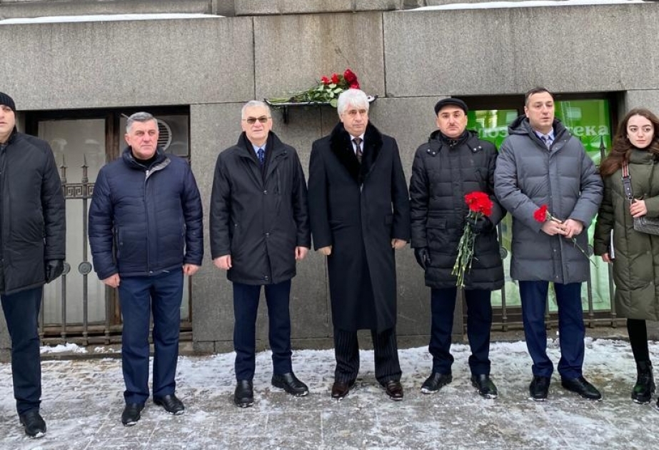 Sankt-Peterburqda Azərbaycan xalqının ümummilli lideri Heydər Əliyevin xatirəsi anılıb