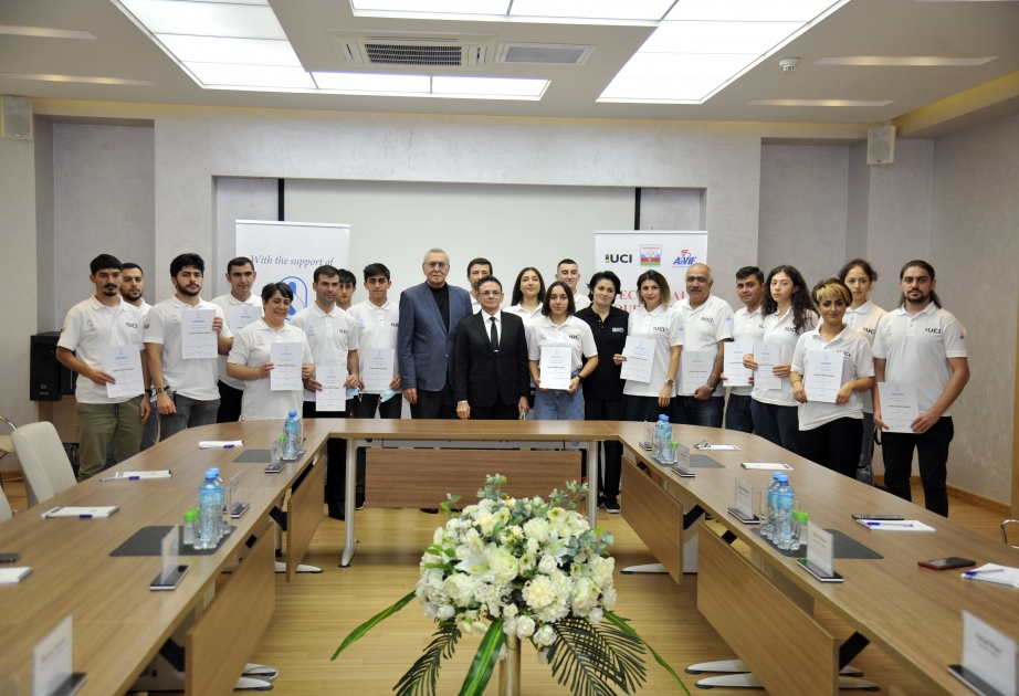 Velosiped məşqçiləri üçün texniki kursların bağlanış mərasimi keçirilib