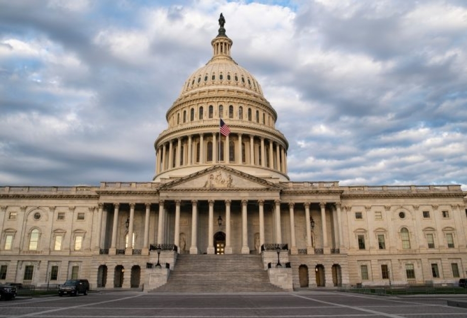 Сенат США одобрил повышение потолка госдолга накануне крайнего срока Минфина