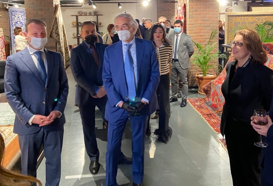 "Azerkhalcha" presentó sus productos en Moscú
