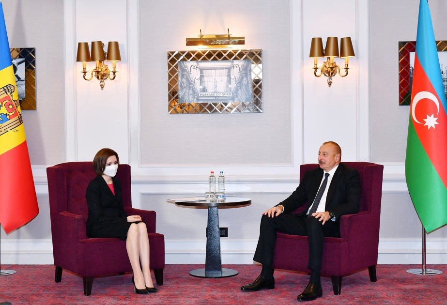 El presidente de Azerbaiyán se reunió con la presidenta de Moldavia en Bruselas  ACTUALIZADO