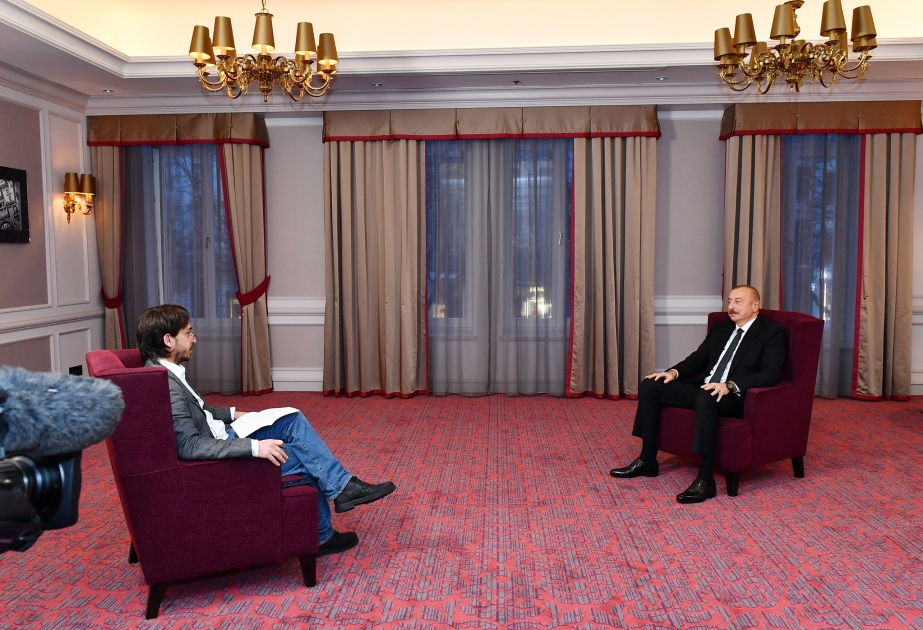 Prezident İlham Əliyev: Əgər gələcəyə baxmaq, yeni müharibə riskini minimuma endirmək istəyiriksə, səhifəni çevirməliyik