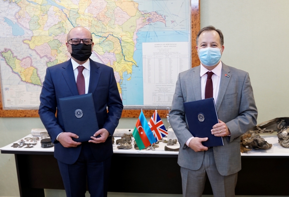 Azerbaiyán y el Reino Unido firman un Memorando de Entendimiento en materia de desminado