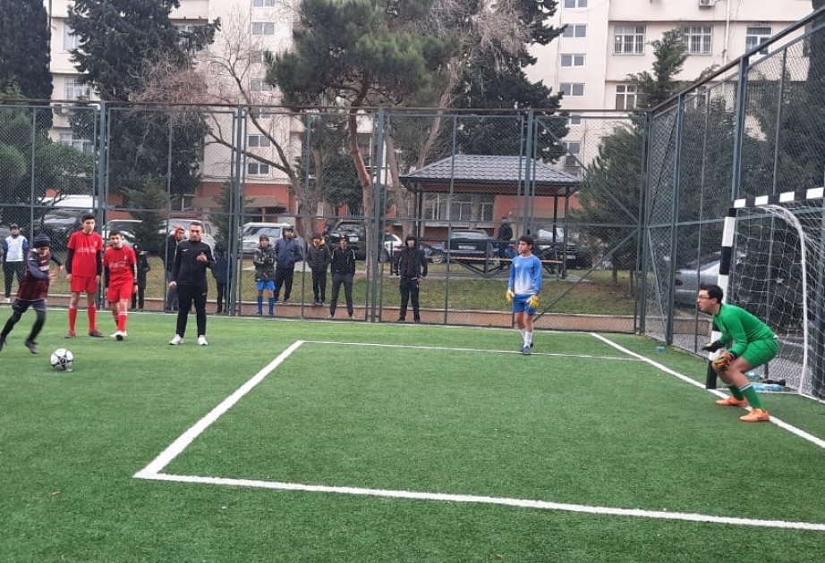 “Böyük Zəfər” məhəllələrarası minifutbol turnirinin Bakı mərhələsinin səkkizdəbir final yarışları keçirilib
