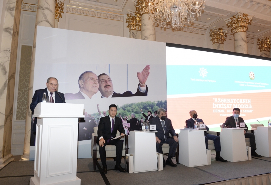 مؤتمر "نموذج تنمية أذربيجان: الامس واليوم والغد" في باكو – صور