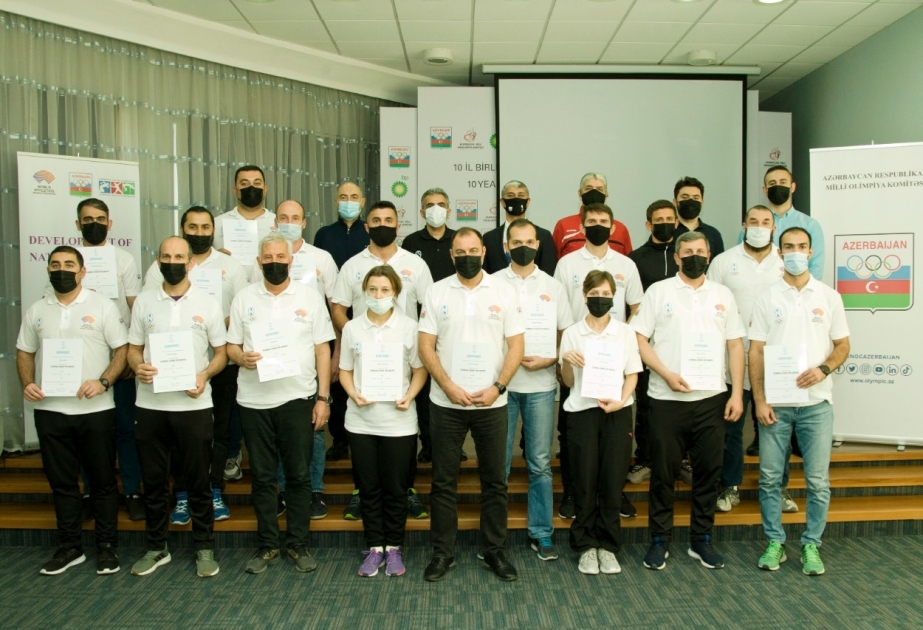 Atletika idman növü üzrə keçirilmiş seminarın iştirakçılarına sertifikatlar təqdim olunub