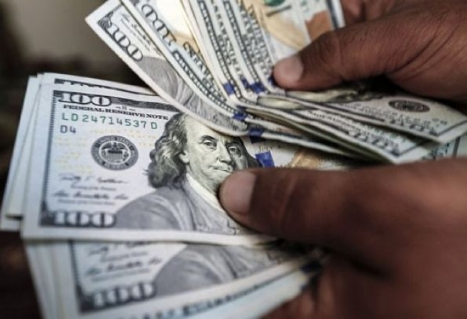 Fiziki şəxslərin əmanətlərinin dollarlaşması azalıb