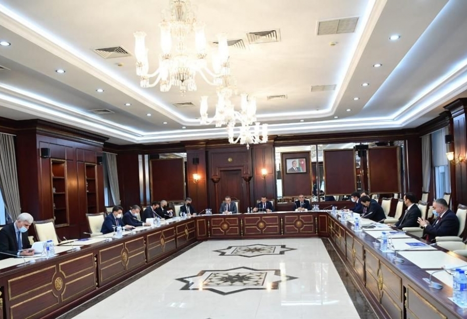 Milli Məclisdə iqtisadiyyatın əsas sektorları üzrə Strateji Yol xəritələrinin monitorinq və qiymətləndirmə hesabatı müzakirə olunub