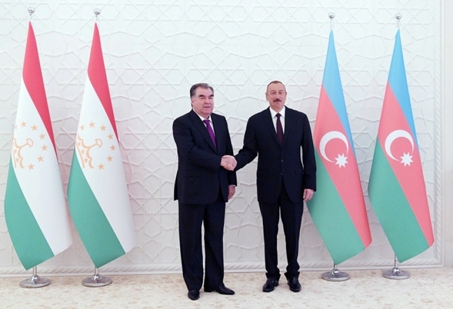 Präsident Emomali Rahmon telefoniert mit Präsident Ilham Aliyev