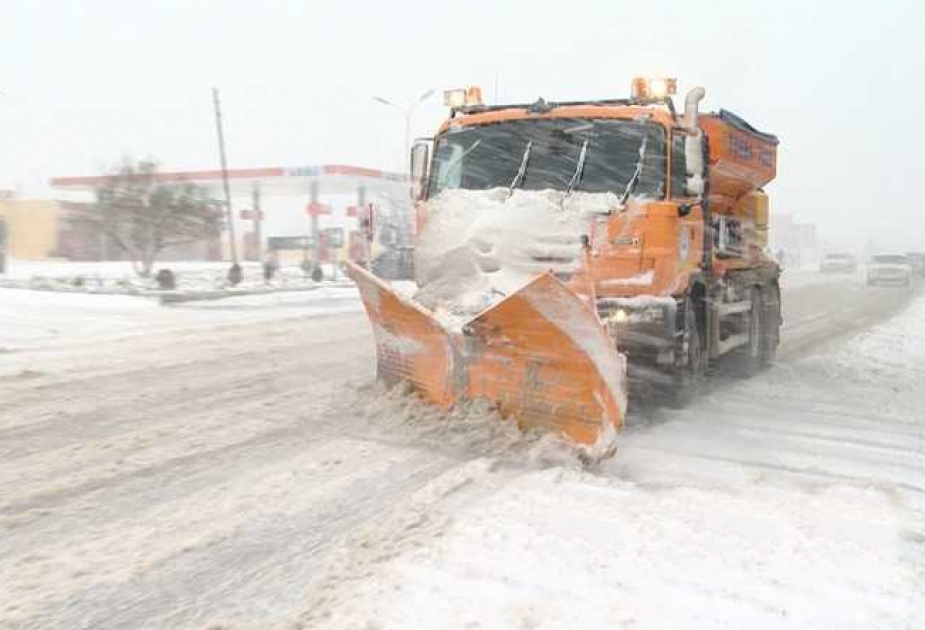 Hava şəraiti ilə əlaqədar əsas avtomobil yollarındakı mövcud vəziyyət açıqlanıb