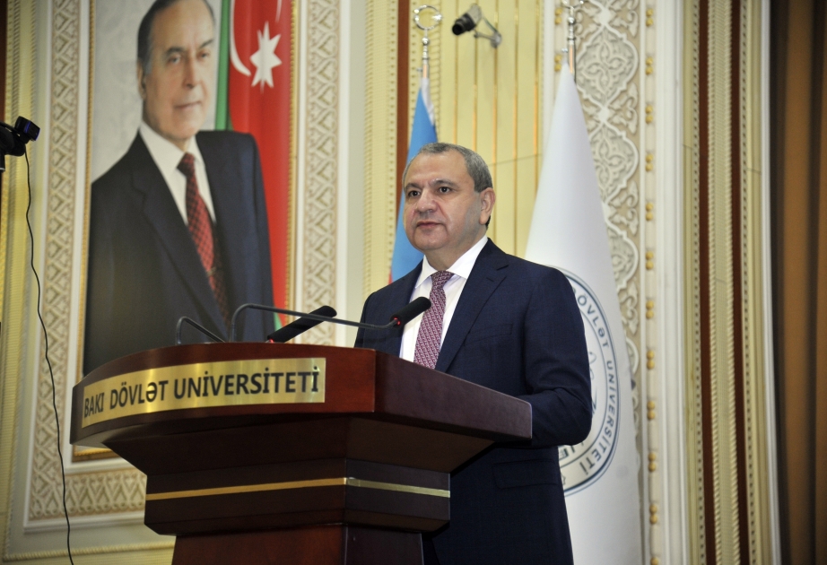 В БГУ прошла международная научная конференция на тему «Гениальный азербайджанский поэт Низами Гянджеви и литературно-культурное наследие Востока и Запада»