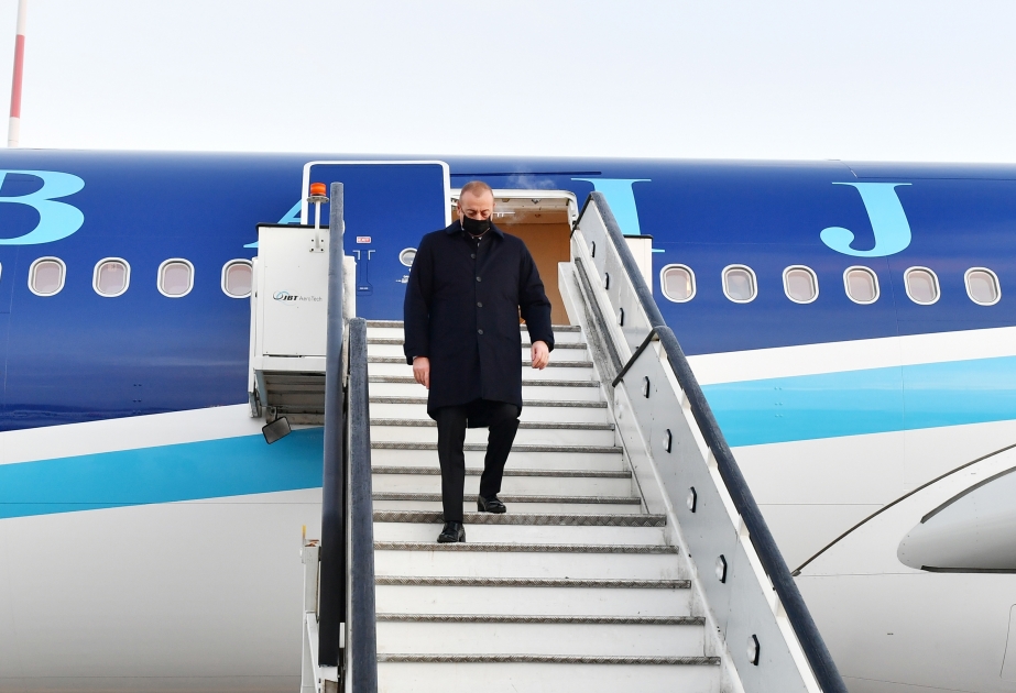 Президент Азербайджана Ильхам Алиев прибыл с визитом в Санкт-Петербург ВИДЕО