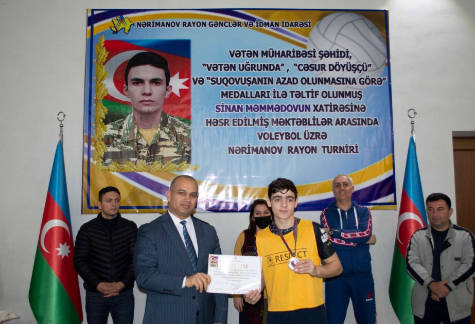 Nərimanov rayonunda məktəblilər arasında voleybol turniri keçirilib