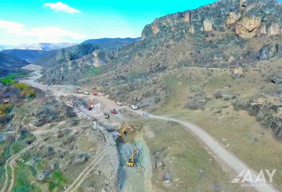 Azerbaiyán continúa la construcción de la autopista Gubadli-Eyvazli