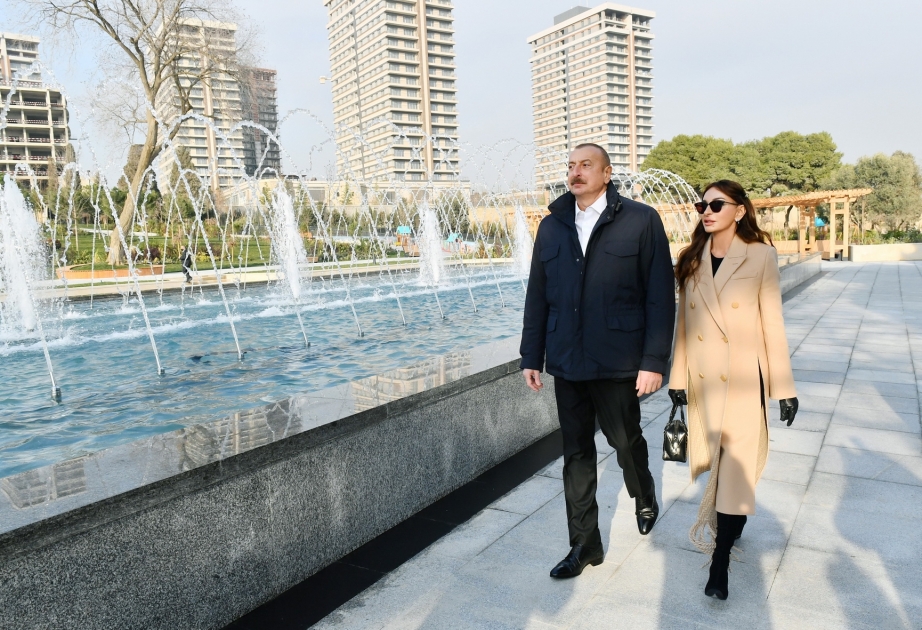 Prezident İlham Əliyev və birinci xanım Mehriban Əliyeva Nizami Gəncəvi parkında yenidənqurmadan sonra yaradılan şəraitlə tanış olublar VİDEO