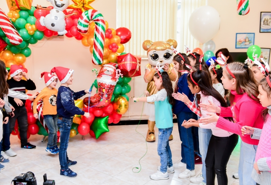 Zum Neujahr macht Heydar Aliyev-Stiftung verschiedene Geschenke für Kinder in Waisenhäusern