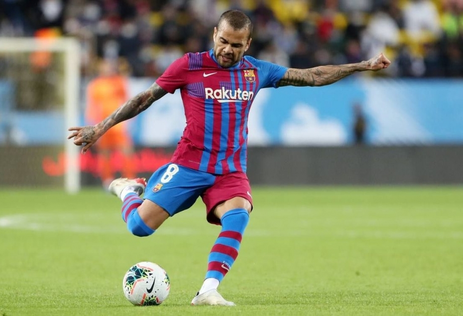 “Barselona”nın futbolçusu Dani Alves yeni rekorda imza atıb