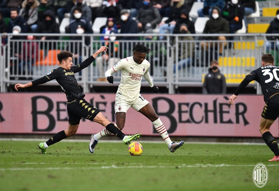 Ibrahimović matches Ronaldo as Milan beats Venezia 3-0
