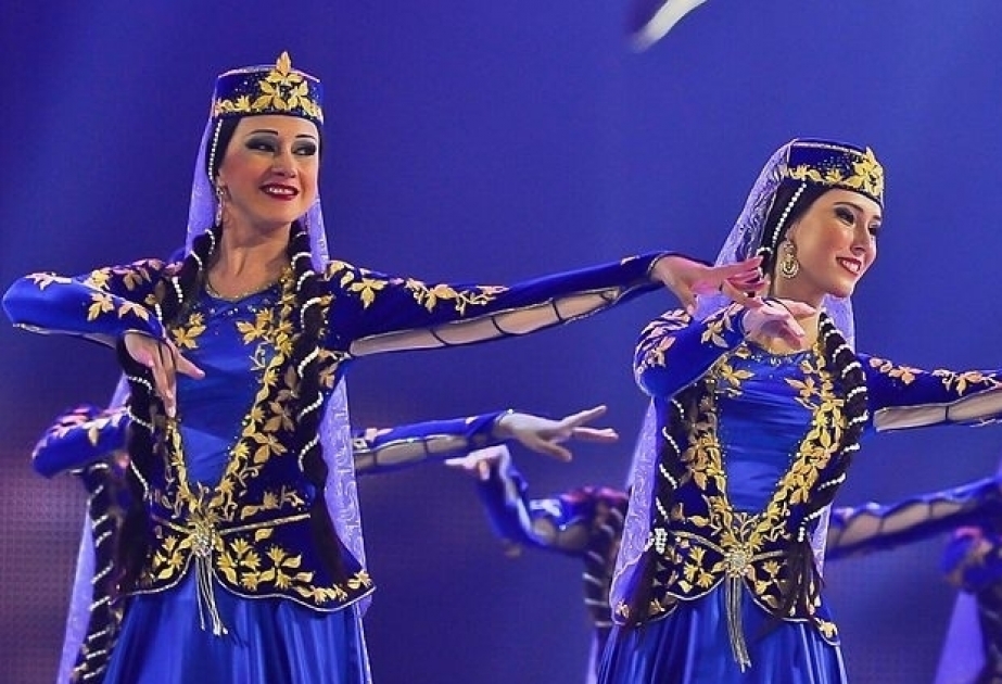 Euronews cubre los cantos y bailes folclóricos de Azerbaiyán