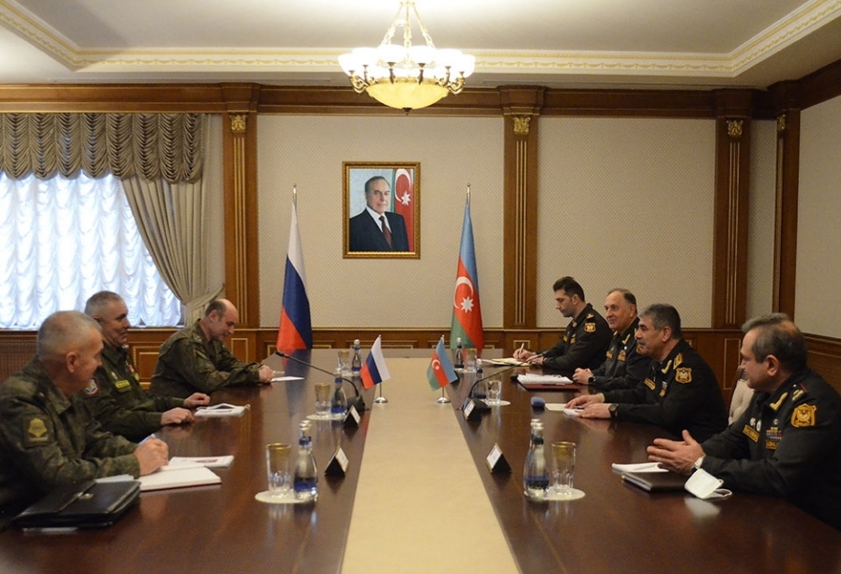 Azerbaijan`s defense minister meets with new Commander of Russian peacekeeping forces
