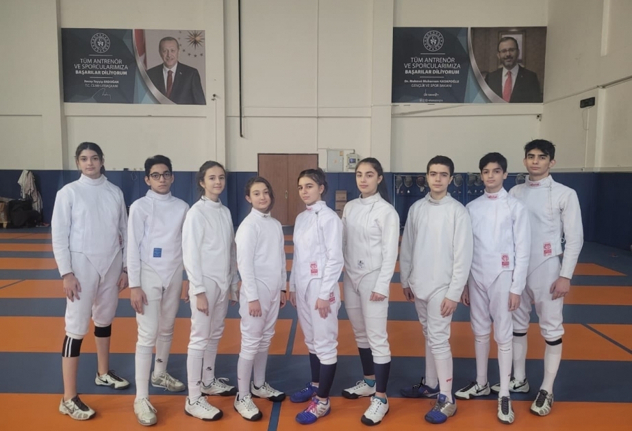 Yeniyetmə qılıncoynadanlarımız Ankarada təlim-məşq toplanışında iştirak edirlər