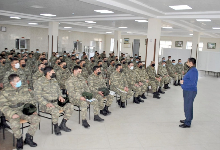 Hərbi qulluqçuların psixoloji sahədə maarifləndirilməsi üzrə tədbirlər keçirilib